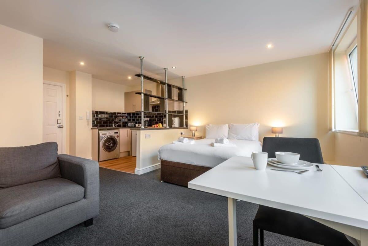 Modern & Bright Budget Studio In Central Doncaster Apartment ภายนอก รูปภาพ