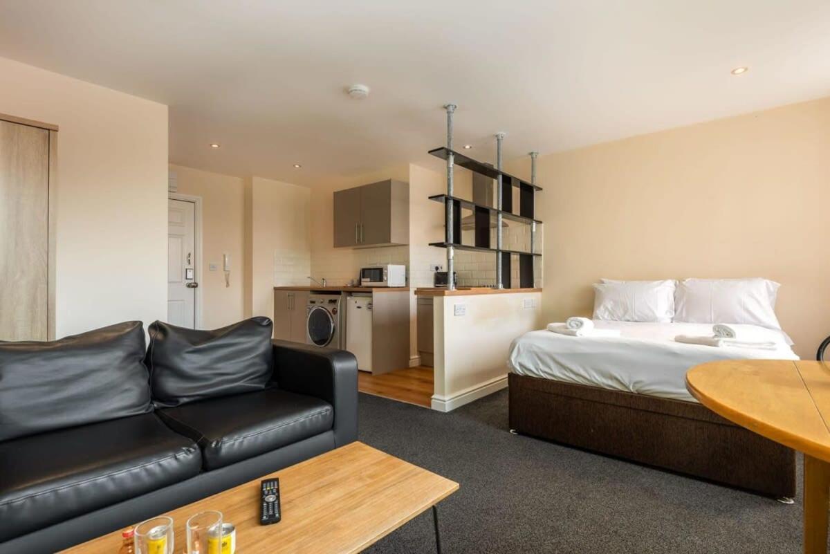 Modern & Bright Budget Studio In Central Doncaster Apartment ภายนอก รูปภาพ