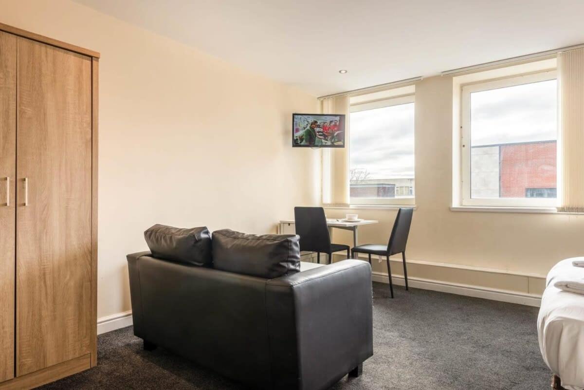Modern & Bright Budget Studio In Central Doncaster Apartment ภายนอก รูปภาพ