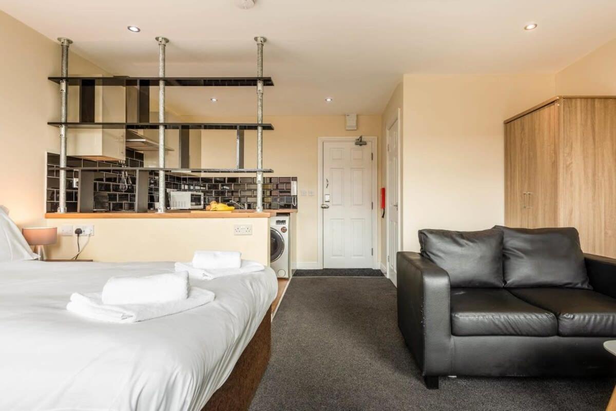 Modern & Bright Budget Studio In Central Doncaster Apartment ภายนอก รูปภาพ